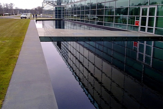 Декоративный искусственный водоем, Великобритания - мембрана Firestone PondGard EPDM