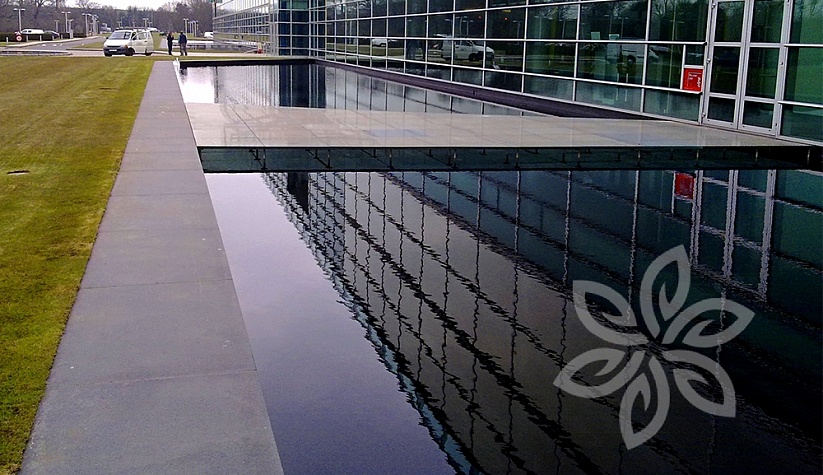 Декоративный искусственный водоем, Великобритания - мембрана Firestone PondGard EPDM